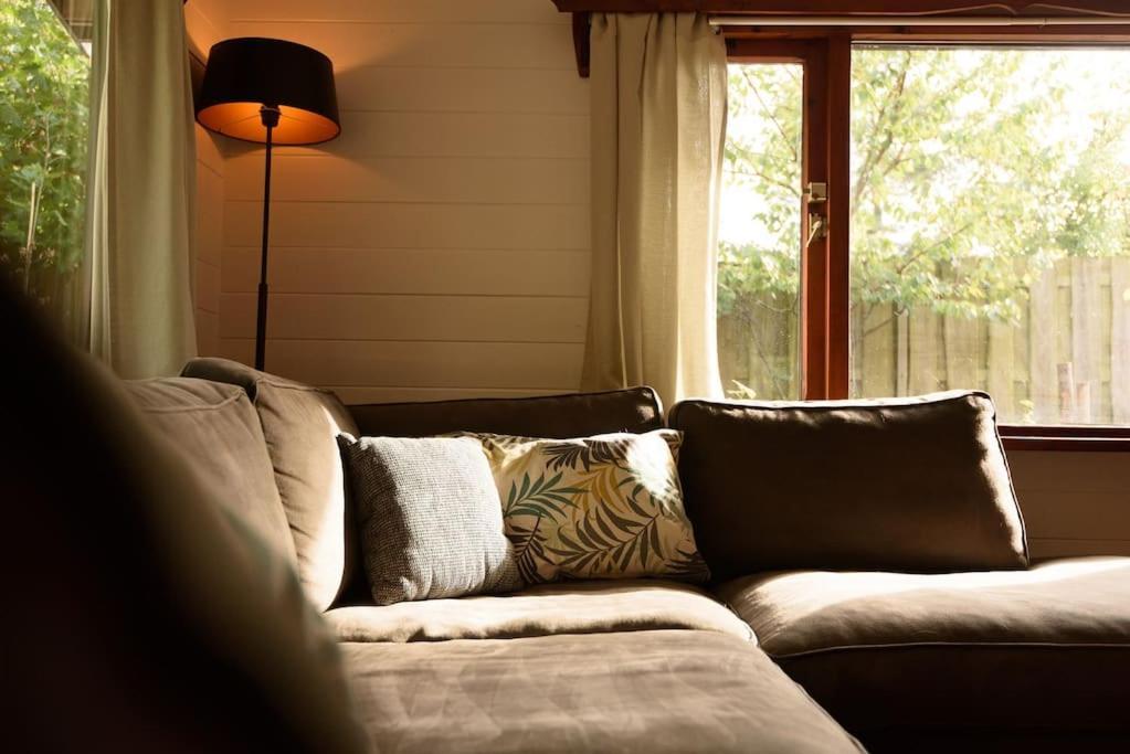 Spacious Wooden Cottage With Infra-Red Sauna At Veluwe Putten Esterno foto