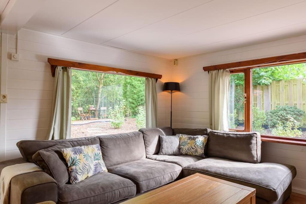Spacious Wooden Cottage With Infra-Red Sauna At Veluwe Putten Esterno foto