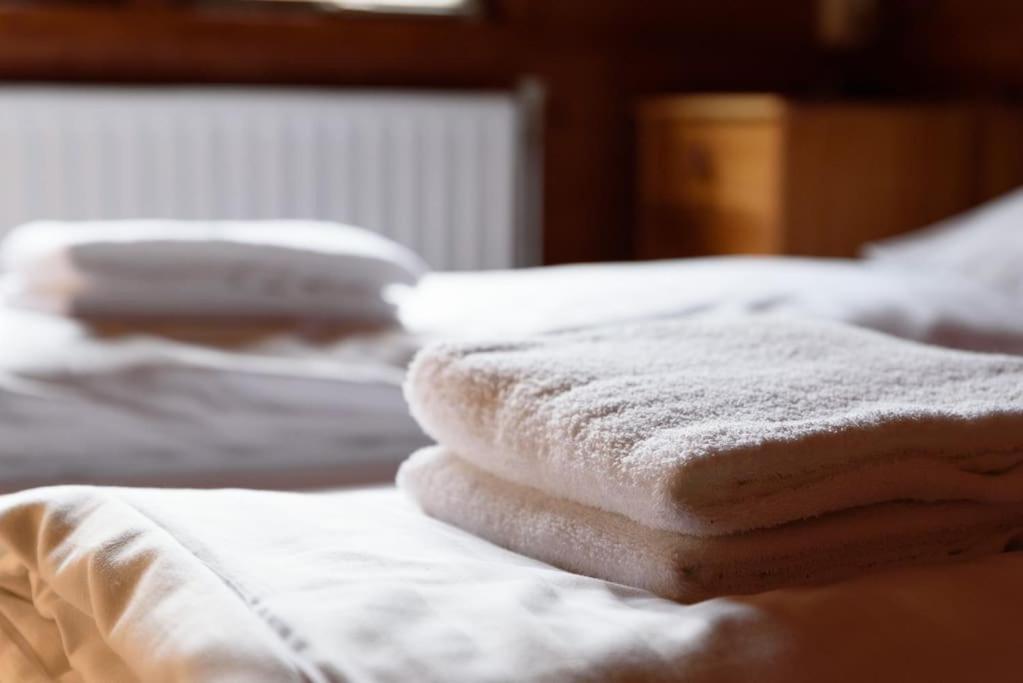 Spacious Wooden Cottage With Infra-Red Sauna At Veluwe Putten Esterno foto