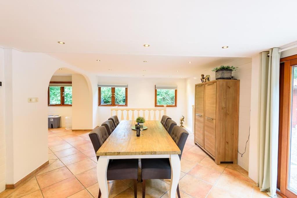 Spacious Wooden Cottage With Infra-Red Sauna At Veluwe Putten Esterno foto