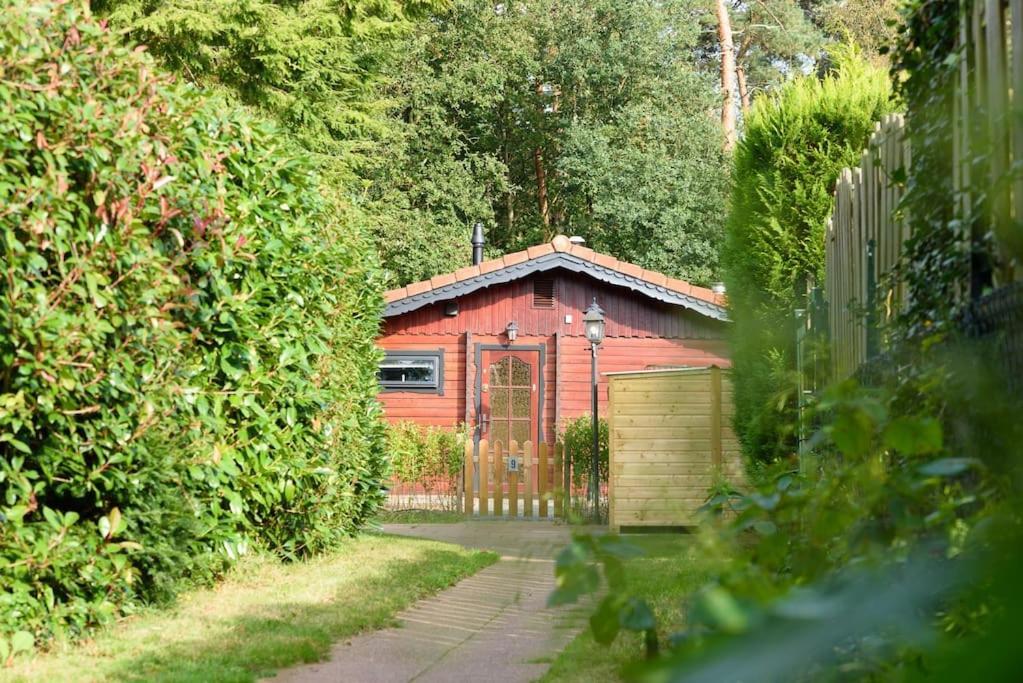 Spacious Wooden Cottage With Infra-Red Sauna At Veluwe Putten Esterno foto