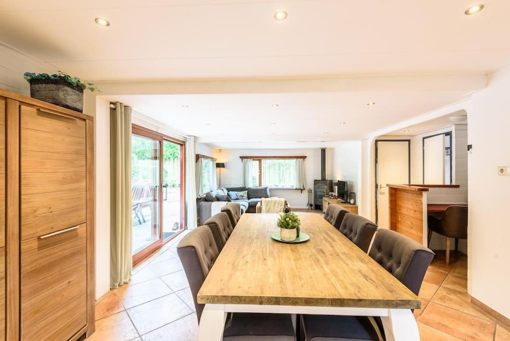 Spacious Wooden Cottage With Infra-Red Sauna At Veluwe Putten Esterno foto